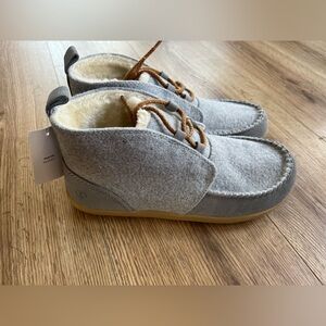 Lands’ End Women’s slipper size 10